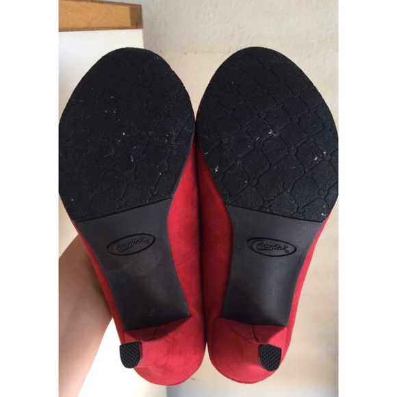 Red suede pumps (NWOT) - Picture 3 of 4